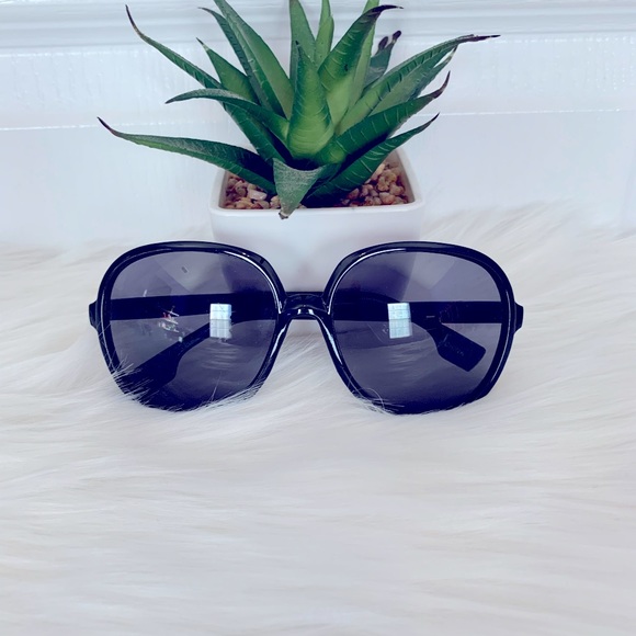 Accessories - Black Round Frame Sunglasses